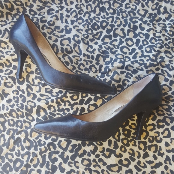 MICHAEL KORS Classic Black Heels - Size 9 1/2 - Picture 1 of 7